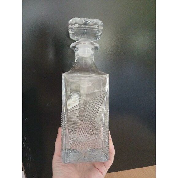 JoyJolt Gatsby Whiskey 27 Ounce Glass Decanter Bottle Lead Free Airtight Stopper - Picture 3 of 13